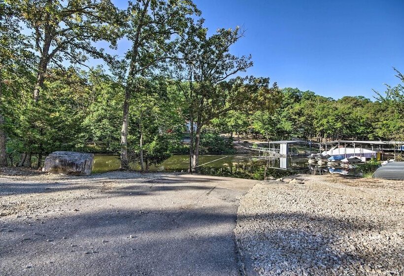 Lakefront Home In The Woods W/ Community Pool!