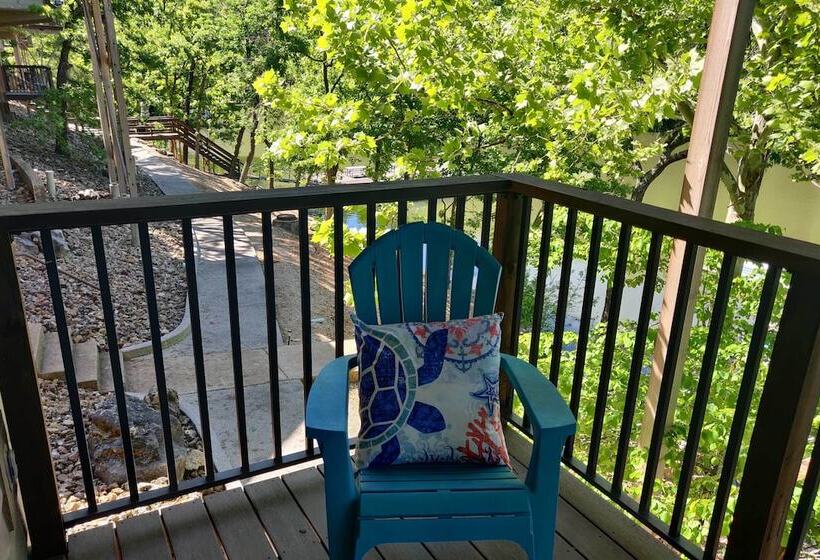 Lakefront Home In The Woods W/ Community Pool!