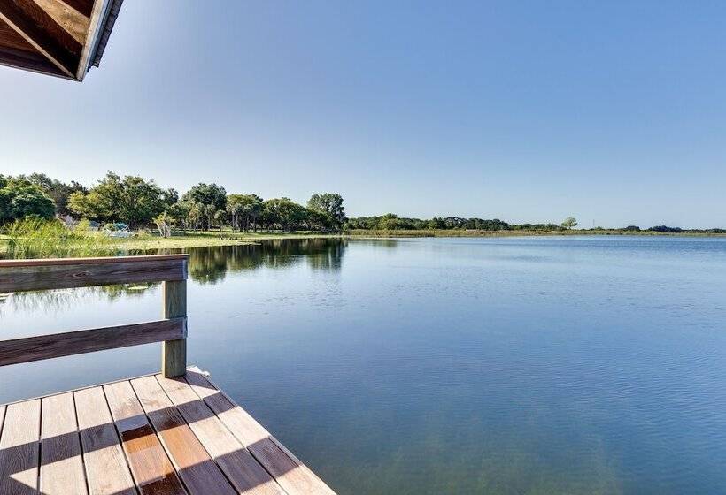 Lakefront Tavares Home W/ Deck, Patio & Dock!
