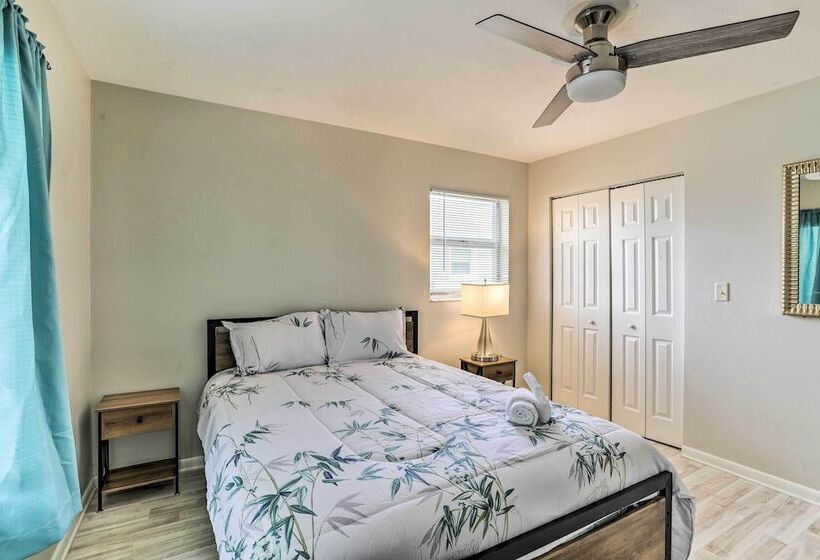 Largo Hideaway W/ Game Room & Fenced Yard!