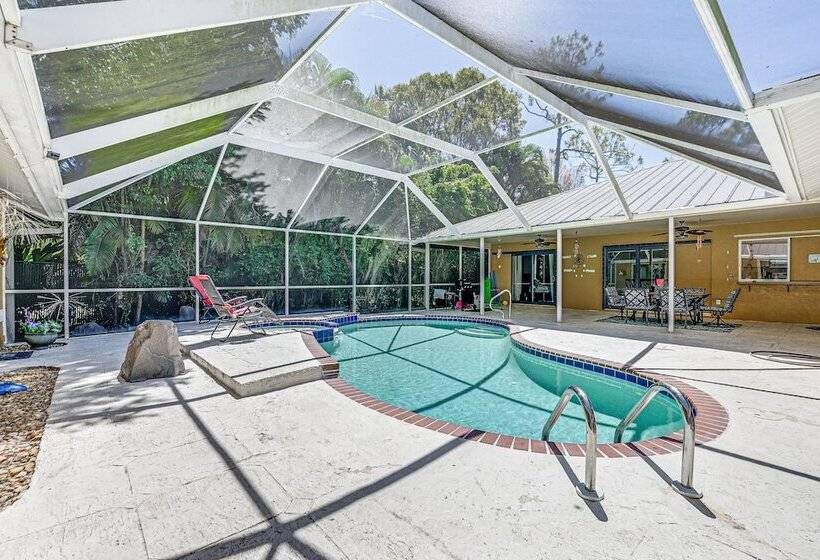 Lovely Naples Home: Backyard Oasis W/ Pool!