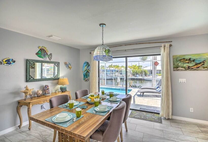 Heated Pool + Lanai: Matlacha Isles Getaway