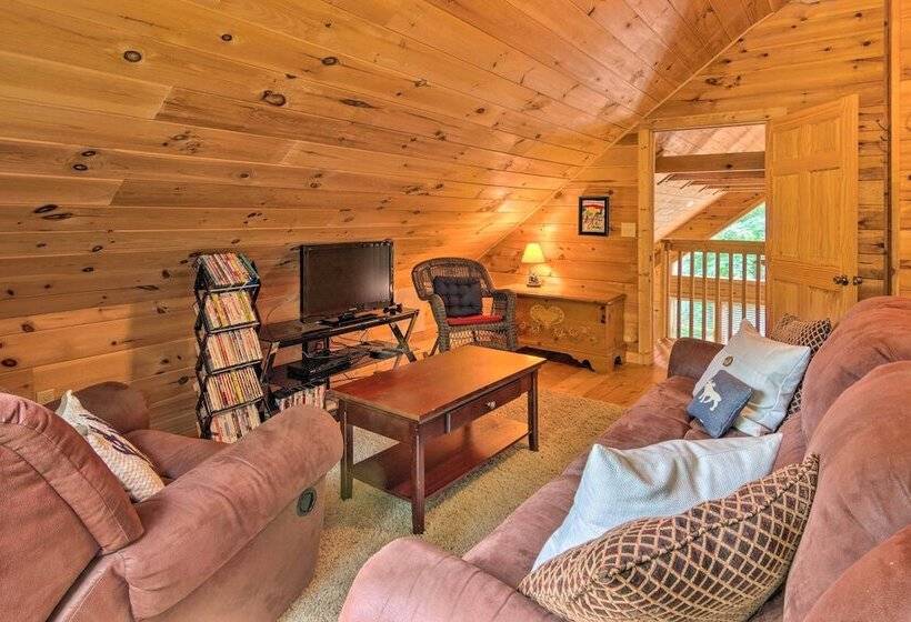 Moonshine Manor  Cabin W/ Hot Tub, Near Lake Lure