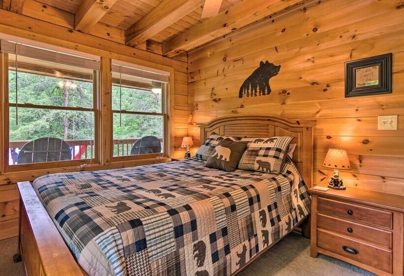 Moonshine Manor  Cabin W/ Hot Tub, Near Lake Lure