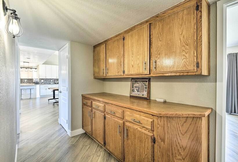 Newly Updated, Dog Friendly Peakview House!