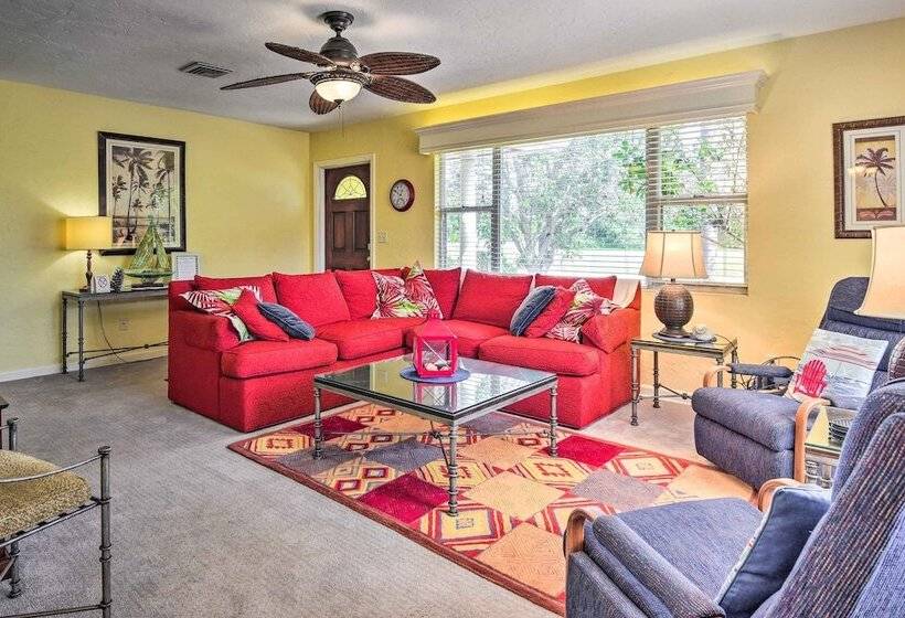 Charming Nokomis Home: Walk To Beach!