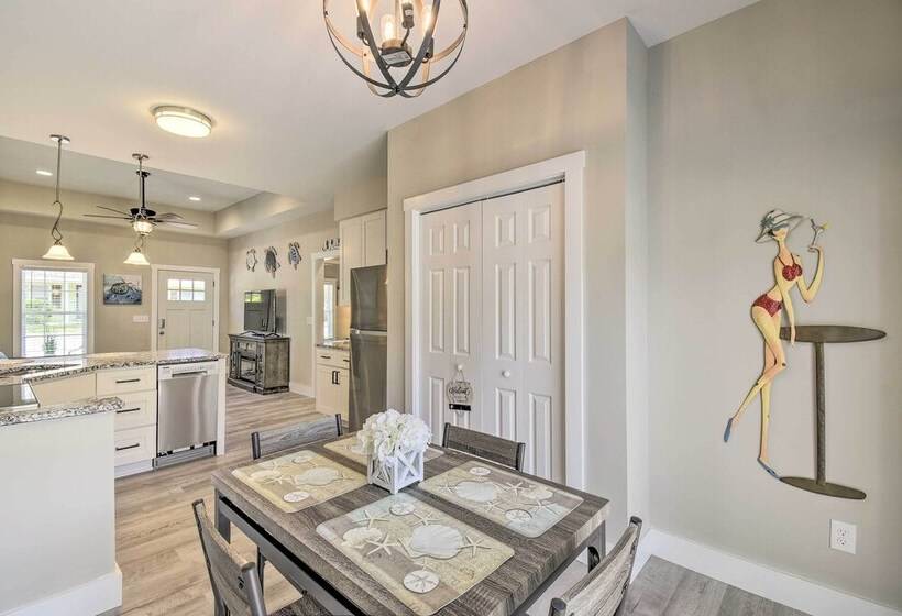 Ocean Isle Beach Home W/ Shared Lanai & Grill