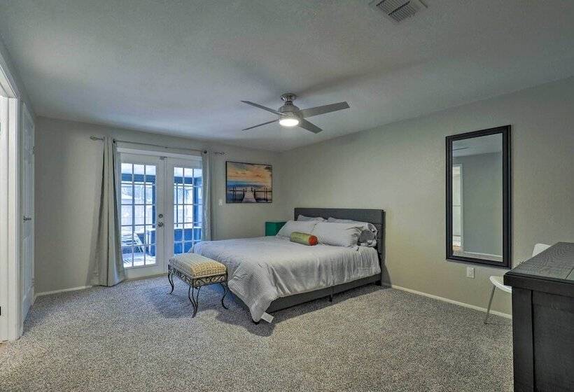 Near Beaches & Dining: Palm Harbor Gem W/ Pool