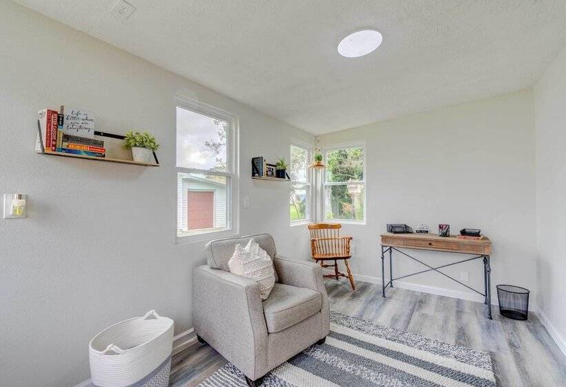 Peaceful Lady Lake Home W/ Screened In Porch!