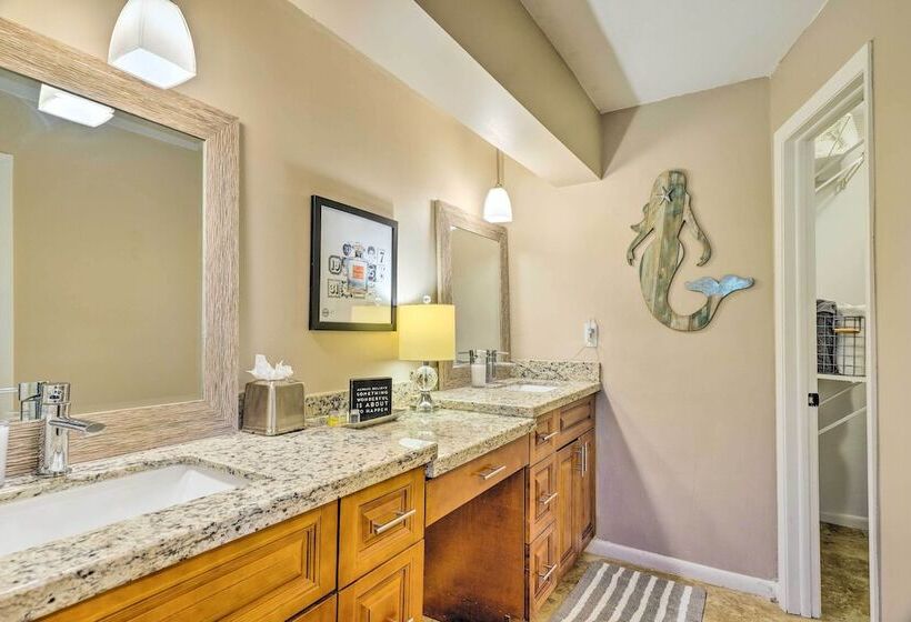 Pet Friendly Fort Myers Home W/ Patio & Grill!