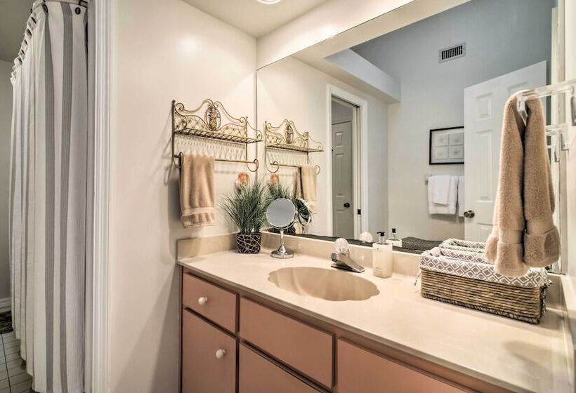 Pet Friendly Home In Vero Beach, 1 Mi To Beach!