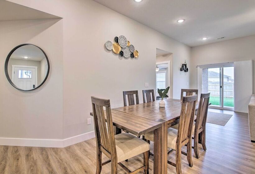 Pet Friendly Ozark Home W/ Yard & Patio