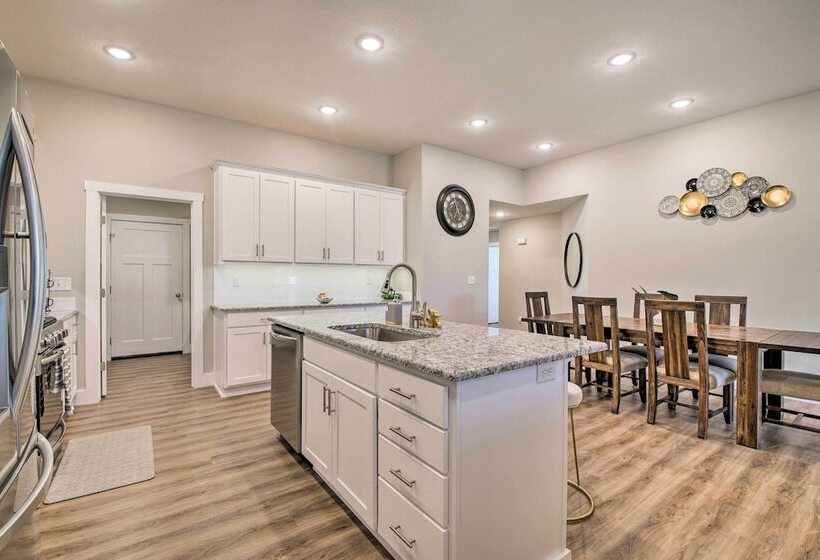 Pet Friendly Ozark Home W/ Yard & Patio