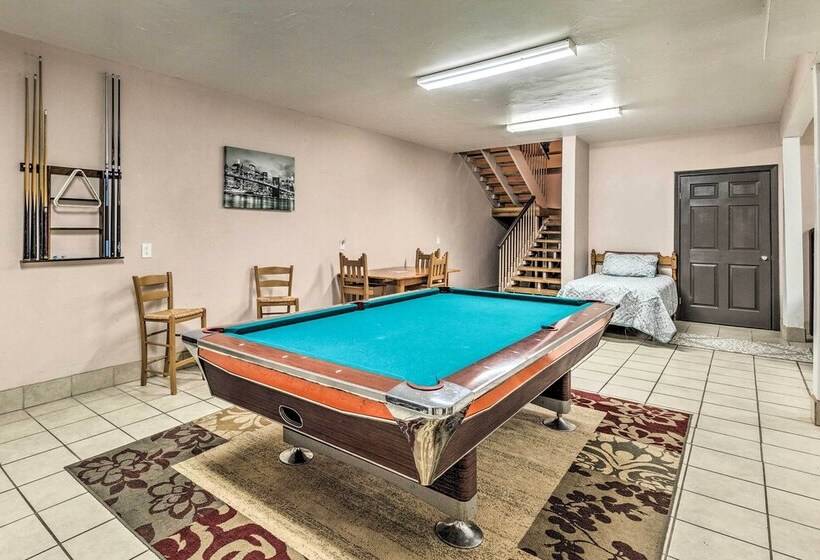 Casa Ruidoso Cabin: Hot Tub, Views & Pool Table!