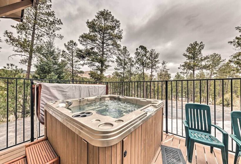 Casa Ruidoso Cabin: Hot Tub, Views & Pool Table!
