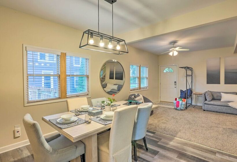 Renovated Lake Geneva Home Near Dtwn + Beach!