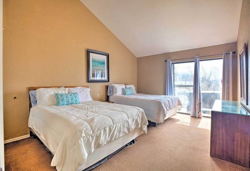 Resort Home W/ Hot Tub On Lake Of The Ozarks!