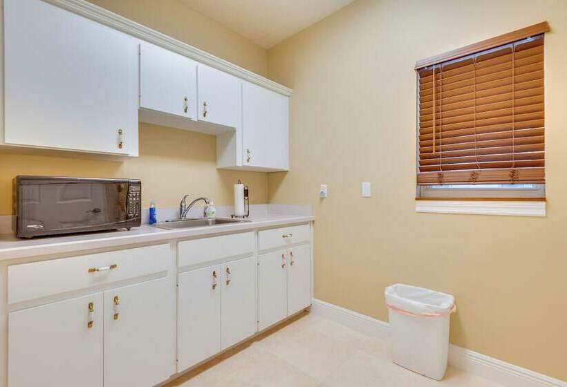 Parkside Titusville Escape: Home Gym + Pickleball!