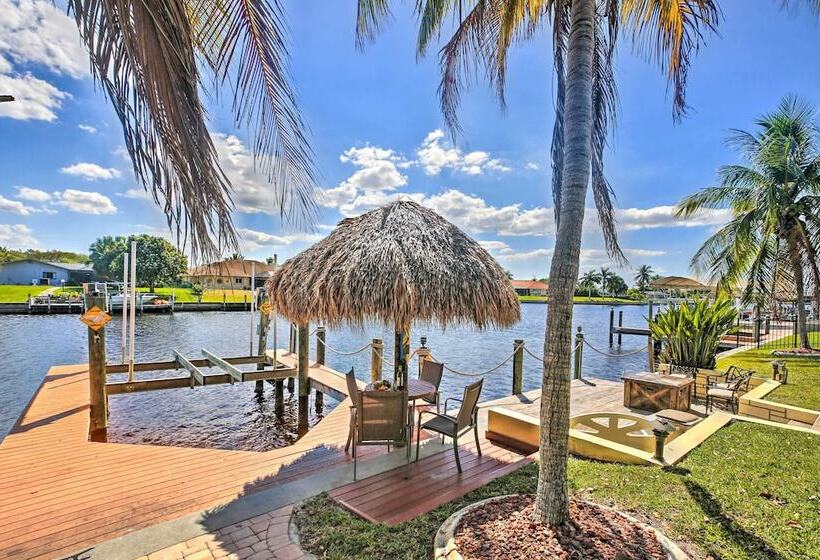Waterfront Pool & Spa: Relaxing Cape Coral Retreat