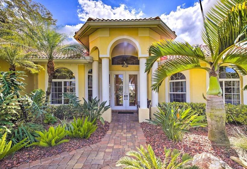 Waterfront Pool & Spa: Relaxing Cape Coral Retreat