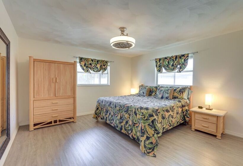 Sarasota House W/ Private Pool   4 Mi To Beach!
