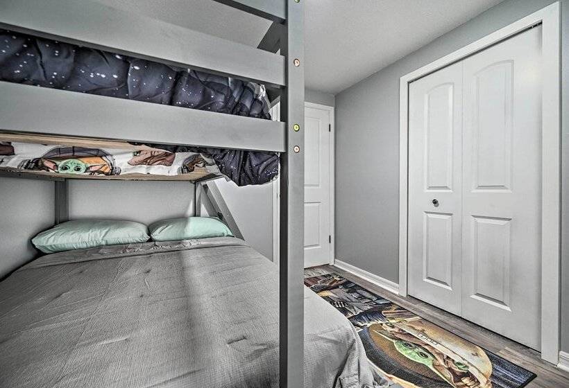 Spacious Brandon Home W/ Private Outdoor Pool