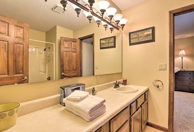Spacious Home W/ Pond ~ 13 Mi To Columbia!