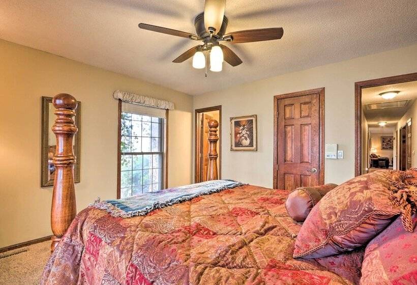 Spacious Home W/ Pond ~ 13 Mi To Columbia!