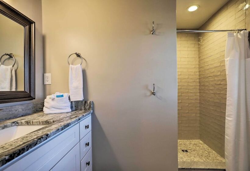 Spacious Murrells Inlet Hub W/ Pool, Walk To Shore