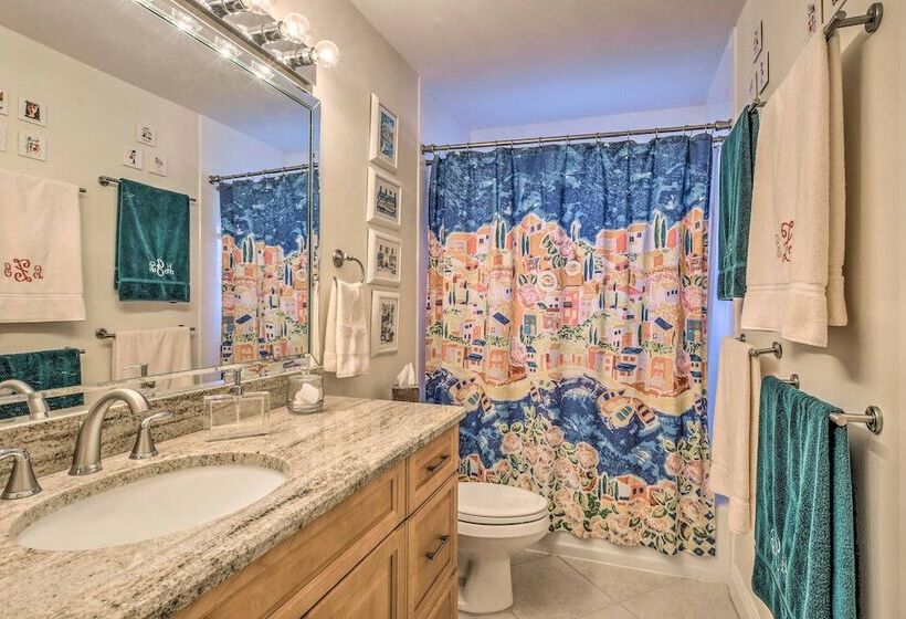 Spacious Naples Home < 1 Mi To Vanderbilt Beach!