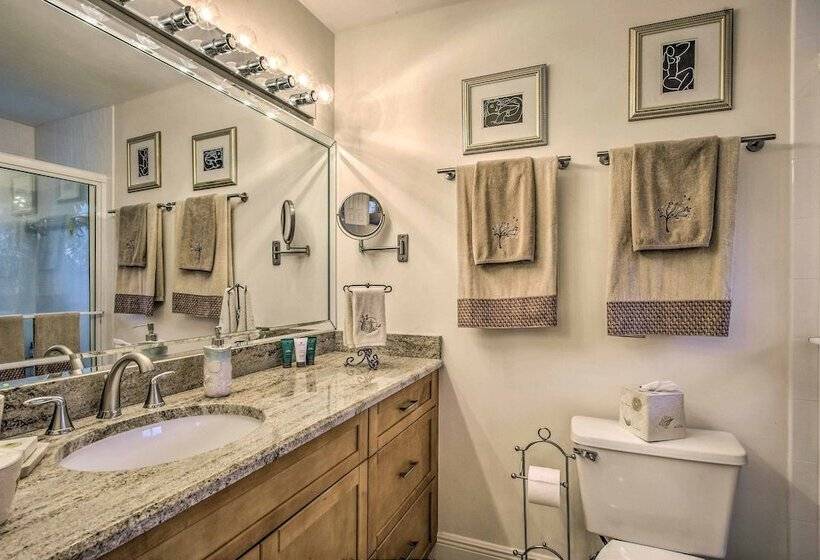 Spacious Naples Home < 1 Mi To Vanderbilt Beach!