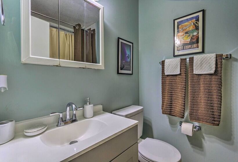 Stellar Fort Walton Retreat ~ 2 Mi To Beach!