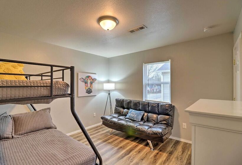 Stylish & Family Friendly West Plains Home!