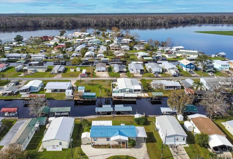 Sunny Waterfront Welaka Home W/ Private Dock!