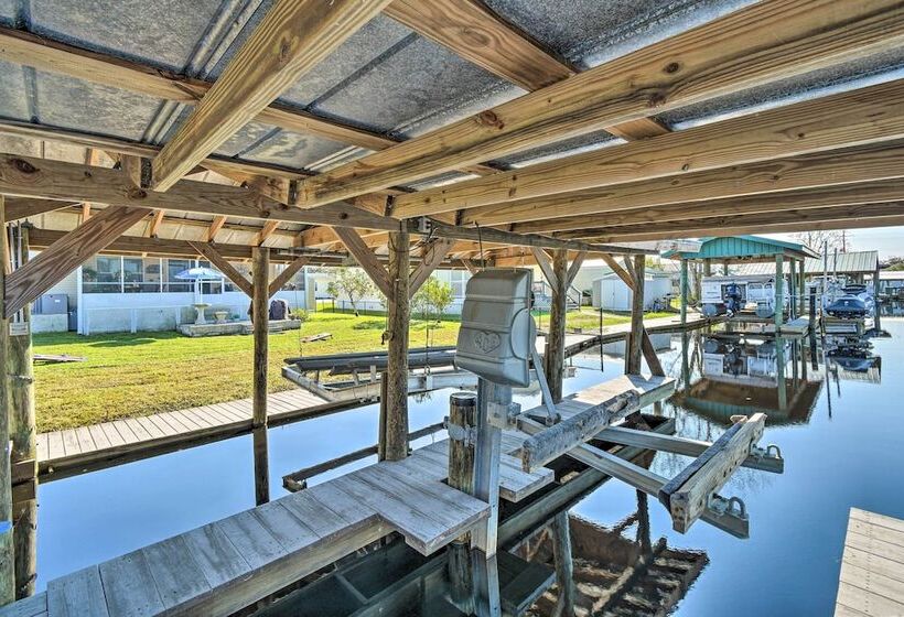 Sunny Waterfront Welaka Home W/ Private Dock!