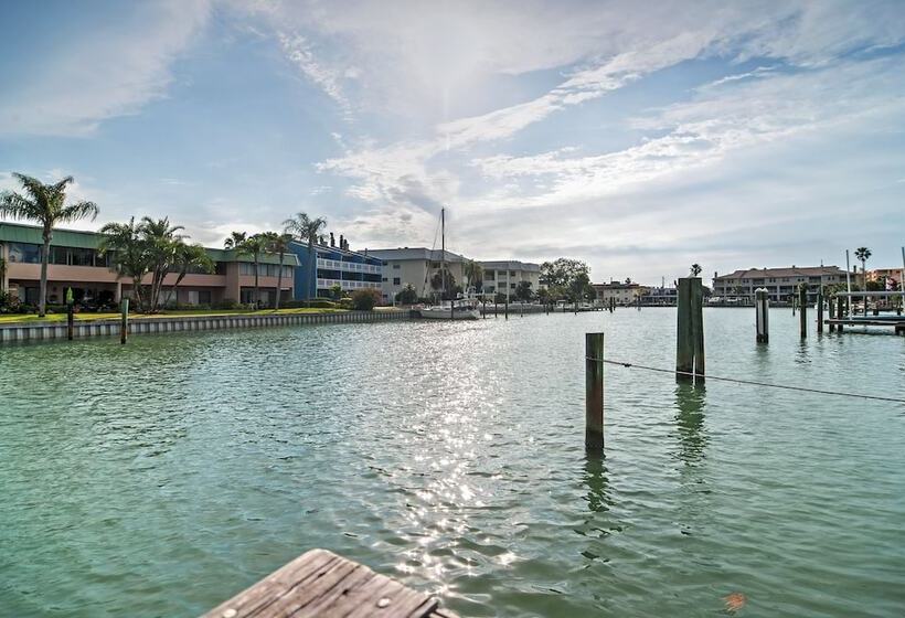 Treasure Island Cottage, Near Boardwalk & Beach!