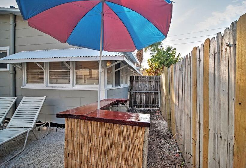 Treasure Island Cottage, Near Boardwalk & Beach!