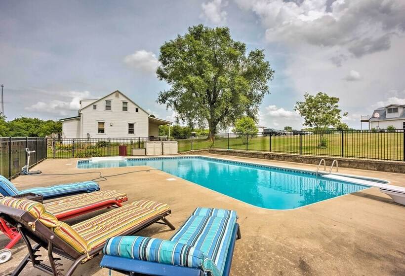 Updated Berger Cottage W/ Pool, On A Private Farm!