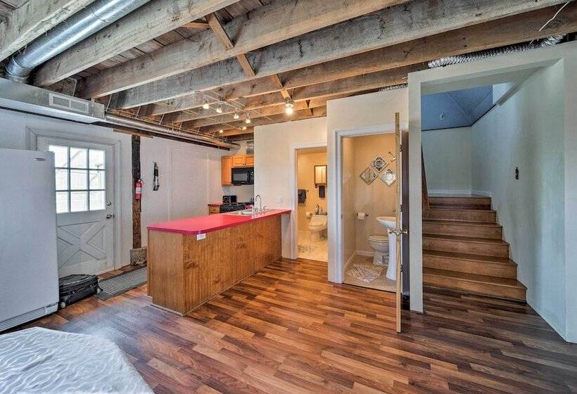 Updated Berger Cottage W/ Pool, On A Private Farm!