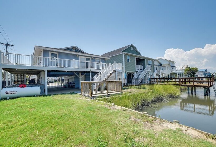Waterfront Home W/ Deck In North Myrtle Beach!