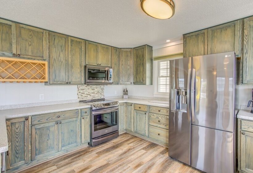 Waterfront Home W/ Deck In North Myrtle Beach!