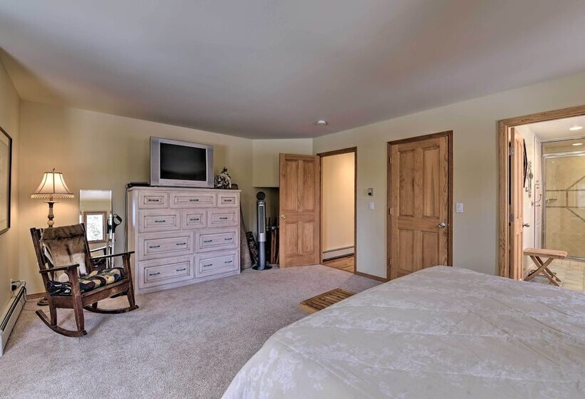 Spacious Angel Fire Cabin < 4 Miles To Resort!