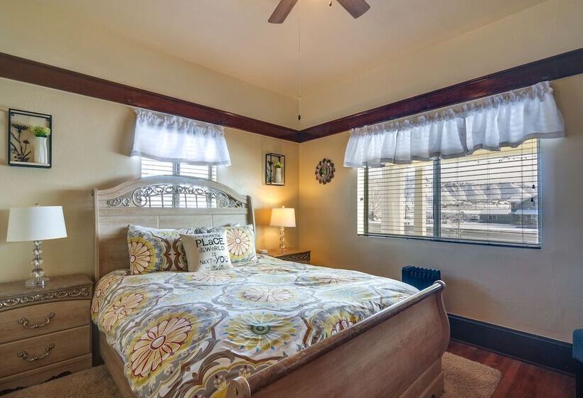 Beautiful Historic Home Near Bryce Canyon!