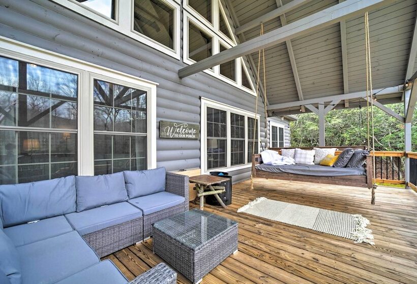 Deck + Fire Pits: Lake Toxaway Getaway!