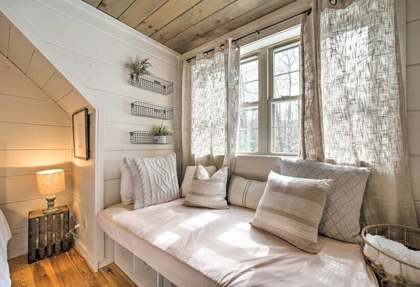 Deck + Fire Pits: Lake Toxaway Getaway!