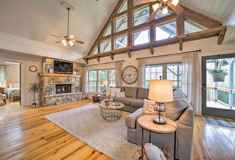 Deck + Fire Pits: Lake Toxaway Getaway!