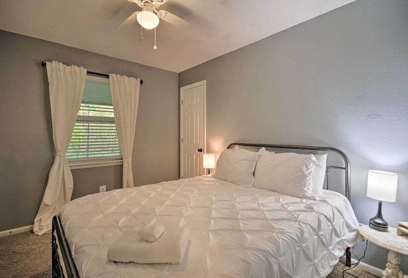 Beaver Lake Home ~ 8 Mi To Downtown Rogers!