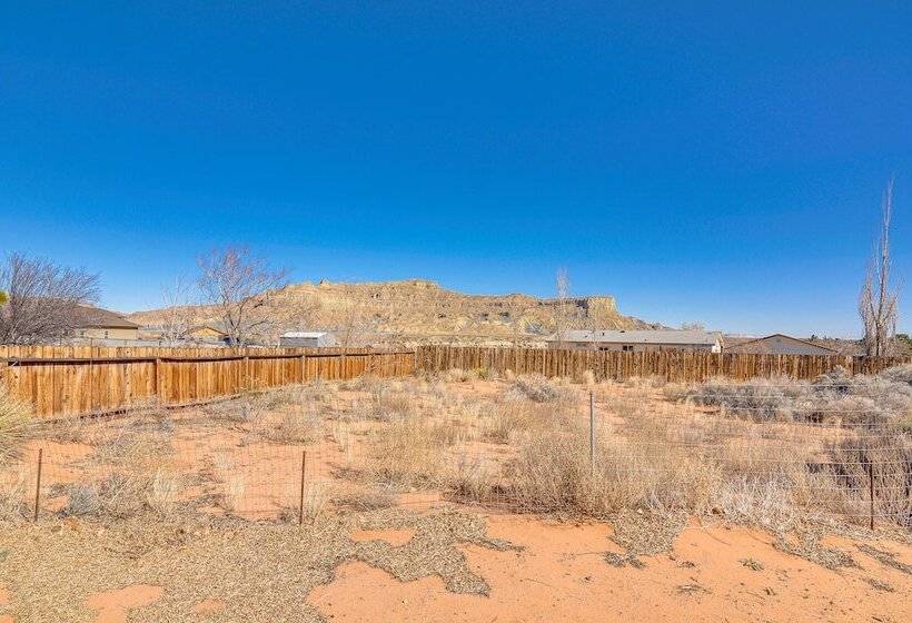 Big Water Home W/ Deck ~ 13 Mi To Lake Powell!