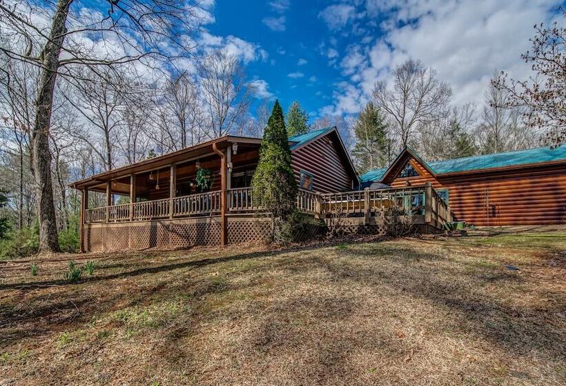 Blueridge Retreat Private 4 Bdr Cabin Sleeps 10!