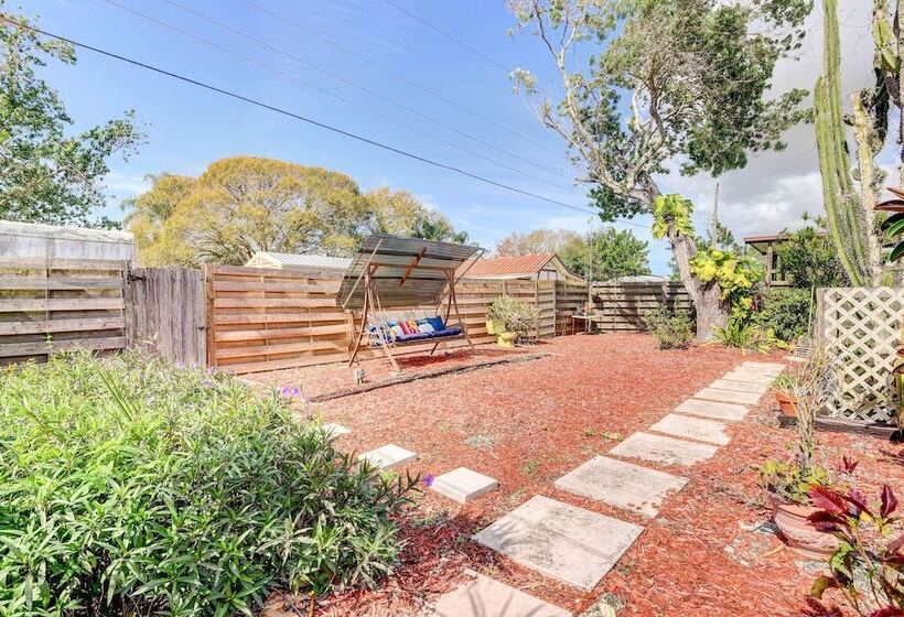 Bradenton Cottage W/ Screened Pool: 12 Mi To Beach